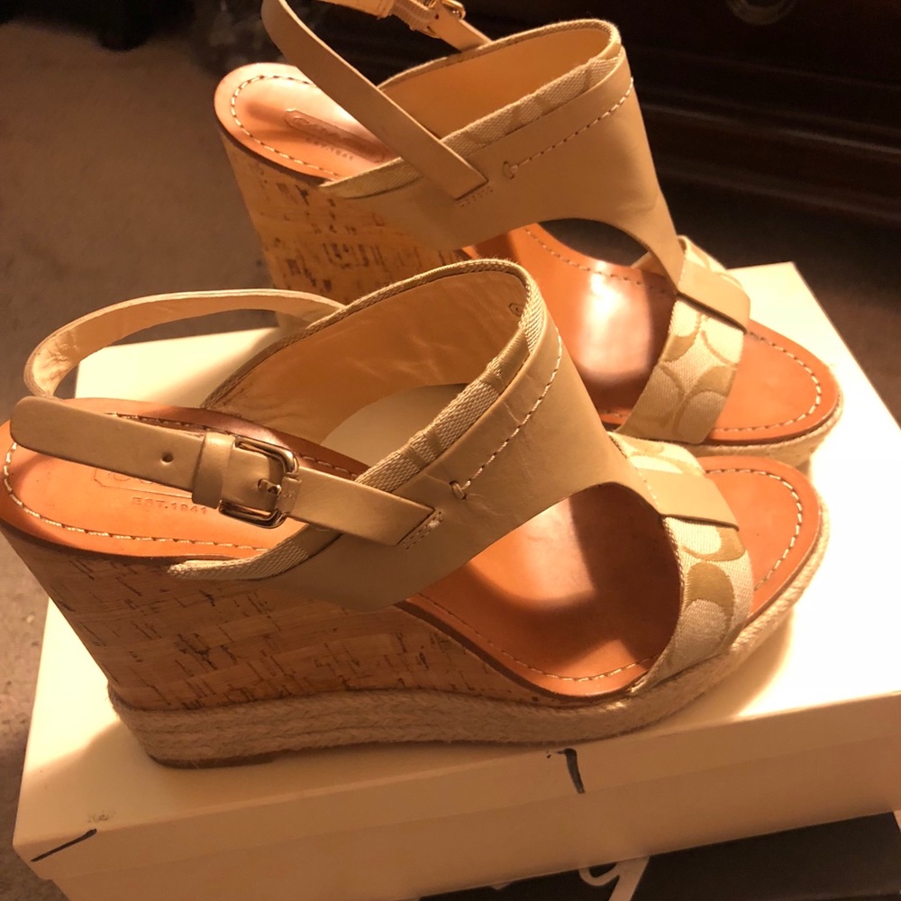 Pre-owned Coach light khaki wedge heel.
